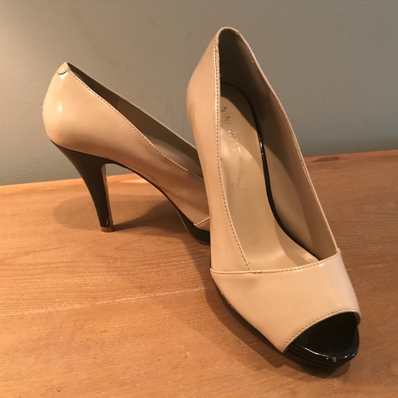 Nine West Patent Leather Pumps - Size 6 - Picture 1 of 4